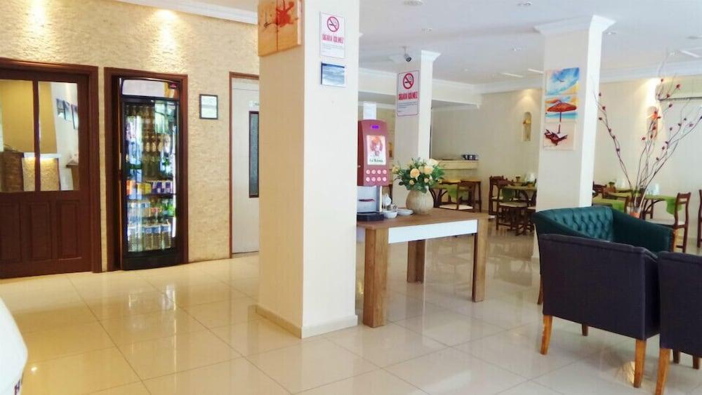 Kleopatra Carina Hotel อลันยา ภายนอก รูปภาพ